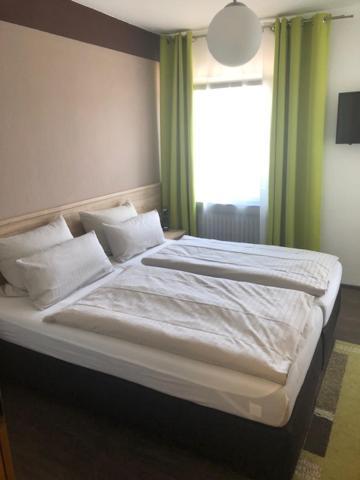 Hotel Am Bruennchen Oberbaar Ngoại thất bức ảnh